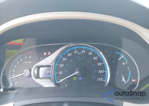 2011 Toyota Sienna Xle V6 z USA, uszkodzony, nr VIN 5TDYK3DC3BS074645